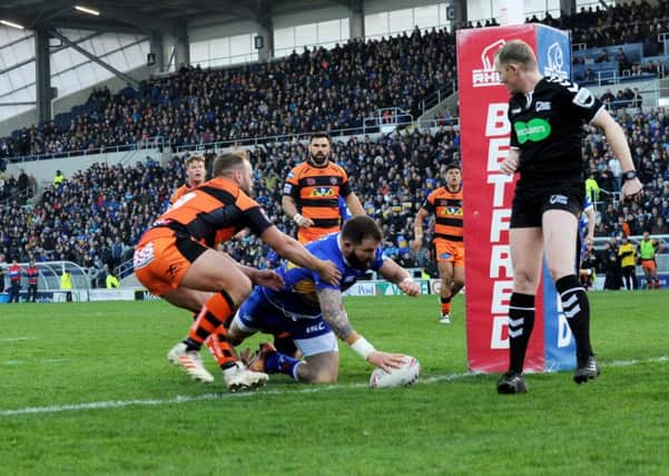 Adam Cuthbertson goes over for a try.