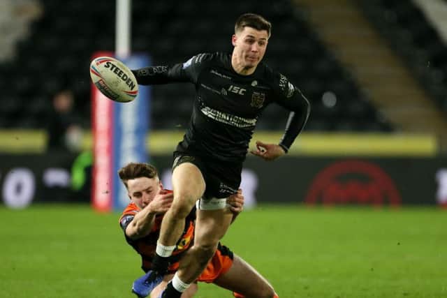 Hull FC's Jamie Shaul looks to break clear against Castleford (Richard Sellers/PA Wire)