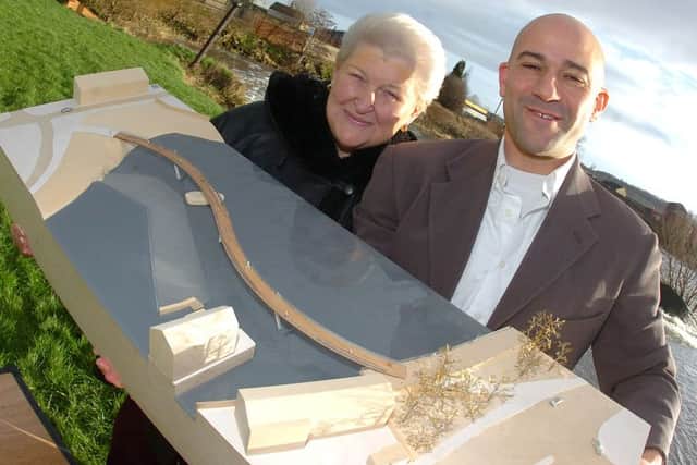Wendy Rayner with Castleford 
Bridge designer Renato Benedetti