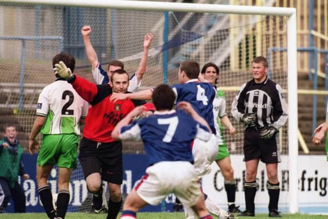 Carlisle United's goalkeeper Jimmy Glass (red) celebrates his winning goal that kept Carlisle United in the league and relegated Scarboroigh back in 1999. (Picture: Adam Davy/EMPICS Sport)