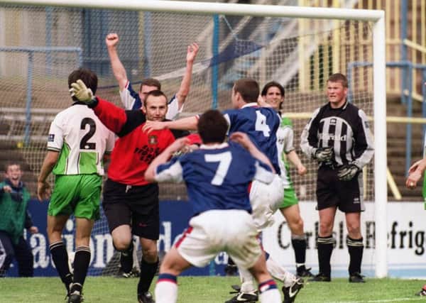 Carlisle United's goalkeeper Jimmy Glass (red) celebrates his winning goal that kept Carlisle United in the league and relegated Scarboroigh back in 1999. (Picture: Adam Davy/EMPICS Sport)