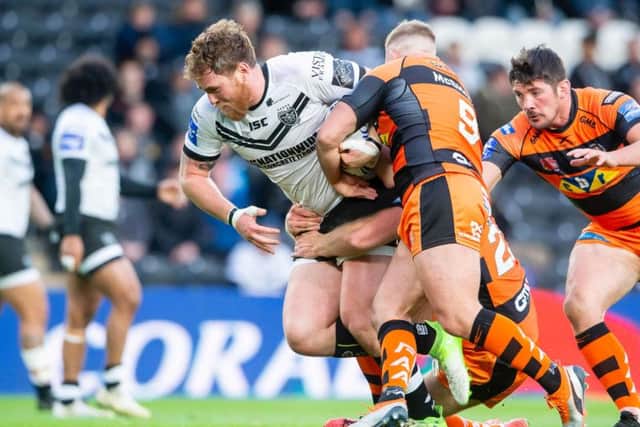 Hull prop Scott Taylor on the attack against Castleford (SWPix)