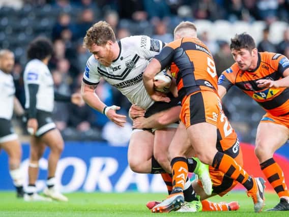 Hull prop Scott Taylor on the attack against Castleford (SWPix)
