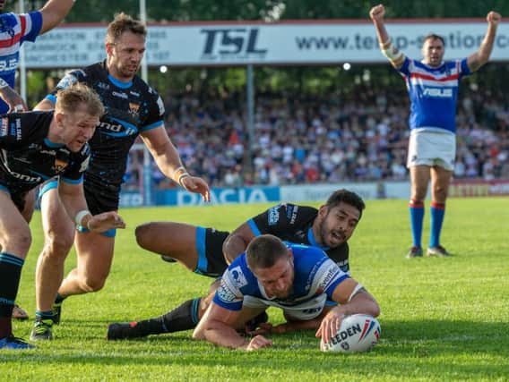 Wakefield's Tyler Randell goes in for his first try. (PIC: Bruce Rollinson)