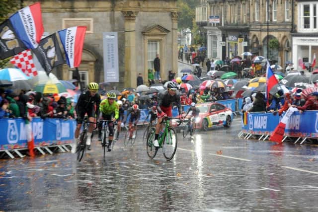 The closing stages of the elite men's race in Harrogate.