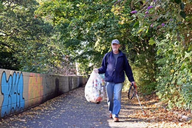 Should clearing up litter in rural areas be left to volunteers?