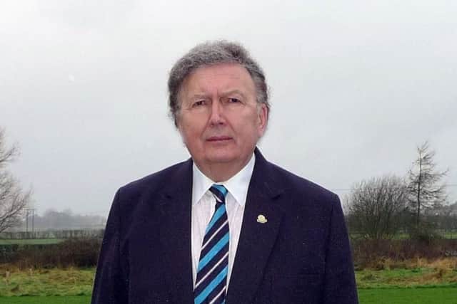 East Yorkshire MP Sir Greg Knight says he is not standing down in favour of Boris Johnson fighting his seat.