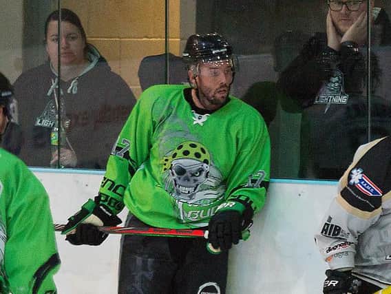 AIMING HIGH: Hull Pirates' player-coach, Jason Hewitt. Picture courtesy of Tony Sargent.