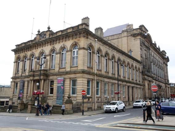 Huddersfield Town Hall. Credit: LDRS