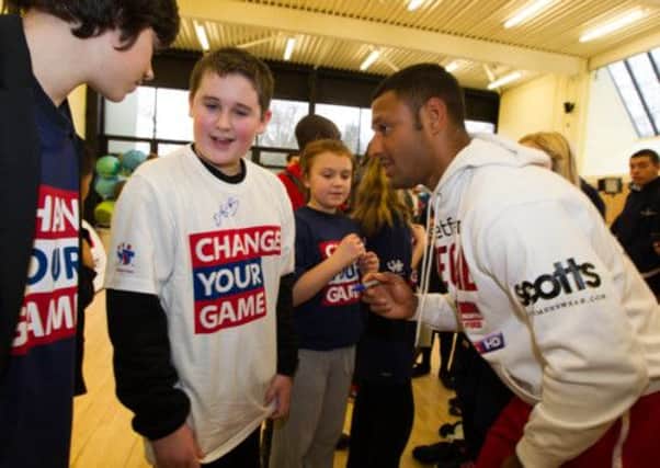 World title challenger Kell Brook signs shirts in Sheffield at the Sky Sports Living for sport boxing masterclass. (
Picture: Mark Robinson).