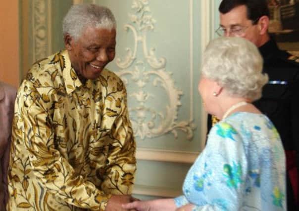 The Queen meets Nelson Mandela in 2008