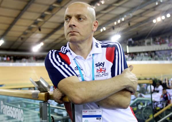 British cycling guru Dave Brailsford is to assist the England football team ahead of the 2014 World Cup.