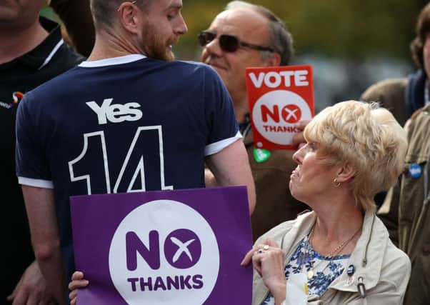 A new poll suggests the yes and no camps in the Scottish independence referendum campaigns are neck and neck