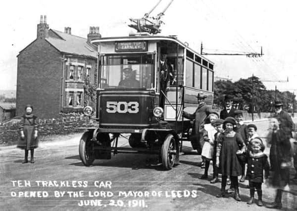 Leeds trackless car opened by Lord Mayor 20 June 1911