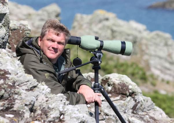 Survival expert Ray Mears goes in search of the spectacular sea eagle on the remote Isle of Skye.