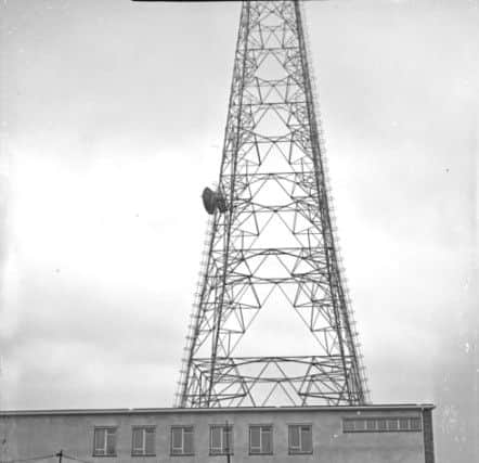 The 445ft Emley Moor mast in November 1956