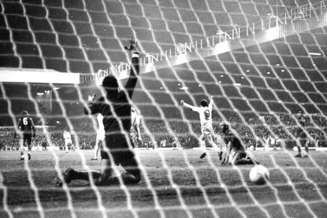 9th April 1975

Leeds United v Barcelona.

 Barcelona keeper Sadurni raises his arms in anguish as Allan Clarke scrores United's second goal.

Leeds won 2-1.