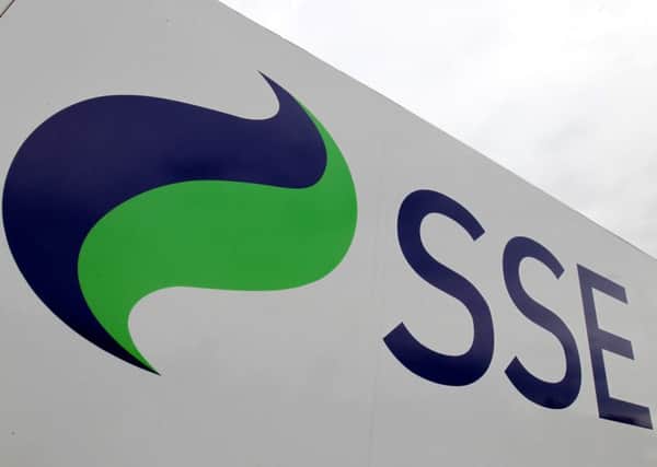 SSE lost 90,000 customer accounts in the last three months but gave no indication that it would follow rival British Gas in cutting prices.