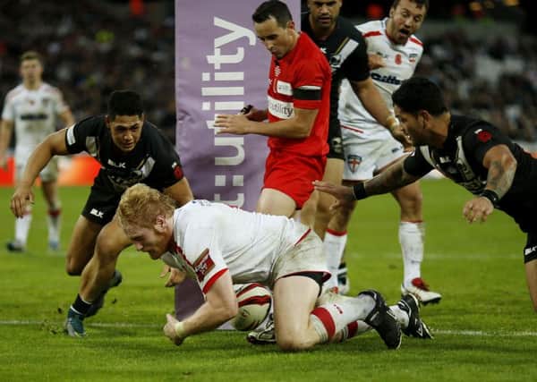 England's James Graham fails to ground the ball and a try is not given.