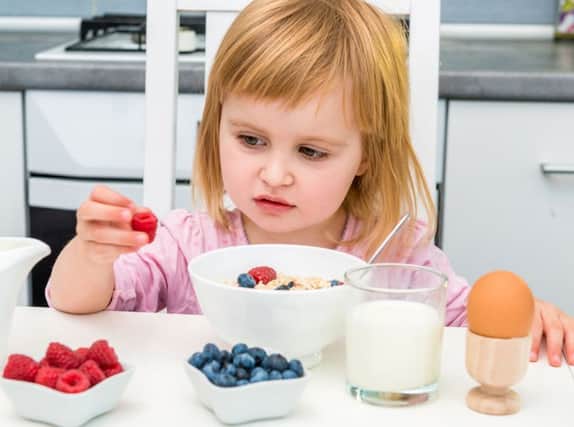 Encourage picky eaters tro try new food