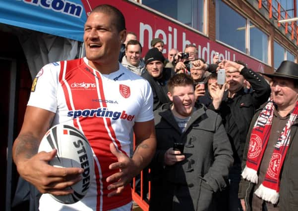 Australian superstar signing Willie Mason is welcomed by Hull KR fans at Craven Park in 2011. (PICTURE: TERRY CARROTT)