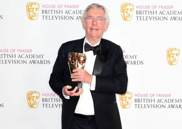 Tom Courtenay with the award for best supporting actor