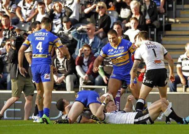 Liam Sutcliffe scores the Rhinos' opening try.