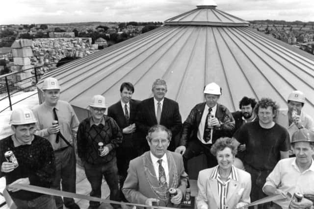 Conisbrough Castle topping ou ceremony during the 1990s