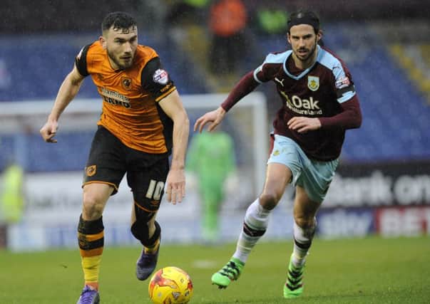 Robert Snodgrass is chased down by George Boyd.
