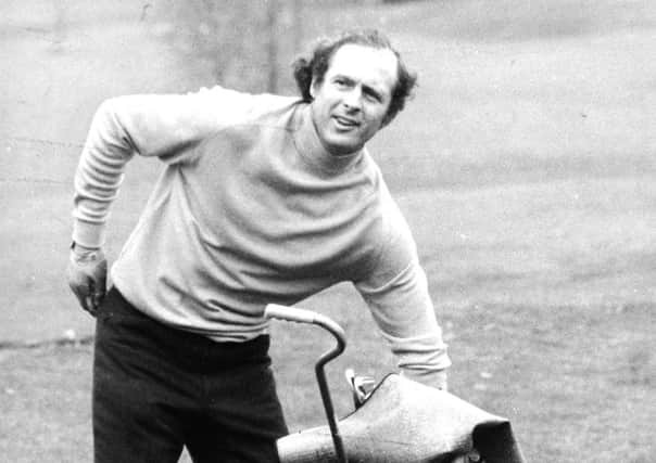 Geoffrey Boycott turns his hand to golf in October 1975.