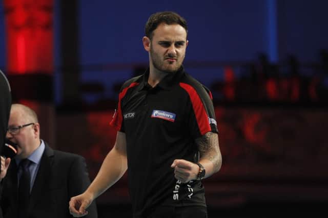 Joe Cullen against Peter Wright (Picture: Laurence Lustig).