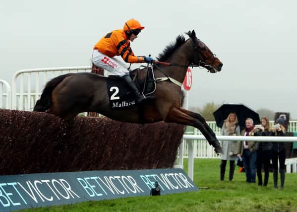 Thistlecrack ridden by Tom Scudamore in the mallardjewellers.com Novices' Chase.