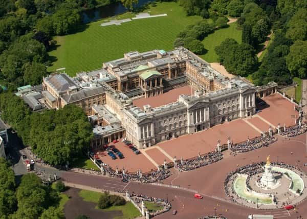 Should taxpayers pay for repairs to Buckingham Palace?