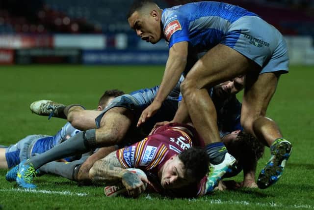 Oliver Roberts scores the Giants' fourth try. Picture Bruce Rollinson