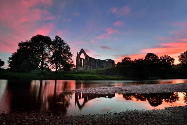 Simon Beckett's perfect weekend would include a stay near Bolton Abbey.