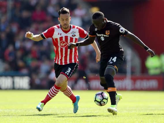 Hull City's Oumar Niasse (right) on the ball against Southampton (Photo: PA)