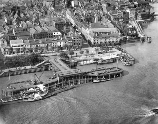 Paddle steamer moored at Victoria Pier, Hull, August 1931