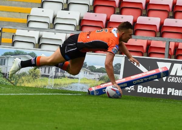 Greg Eden scores his second try at Leigh on Monday.