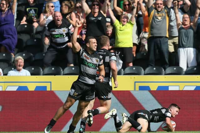 Jamie Shaul of Hull FC scores their fourth try against Cas (Picture: SWPix.com)