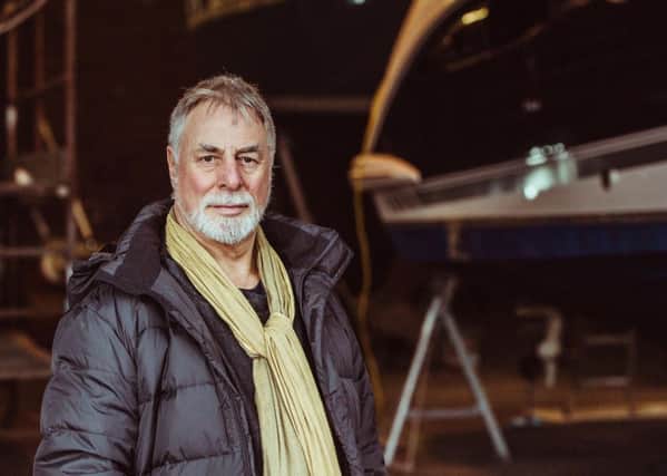 Barrie Rutter has announced he is stepping down as artistic director of Northern Broadsides.