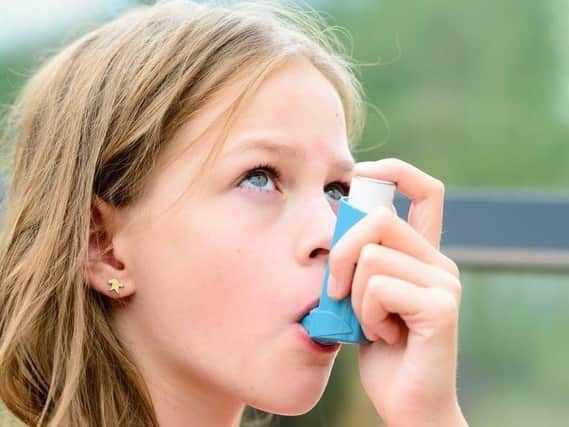 Parents have been given advice regarding their children and suffering asthma attacks at school.