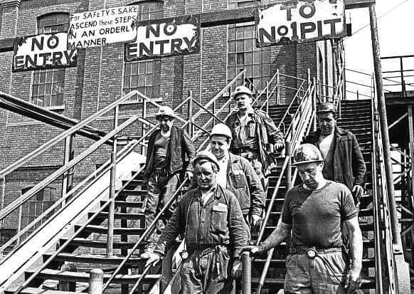 Hatfield Colliery miners leaving pit head at 5 May 1971