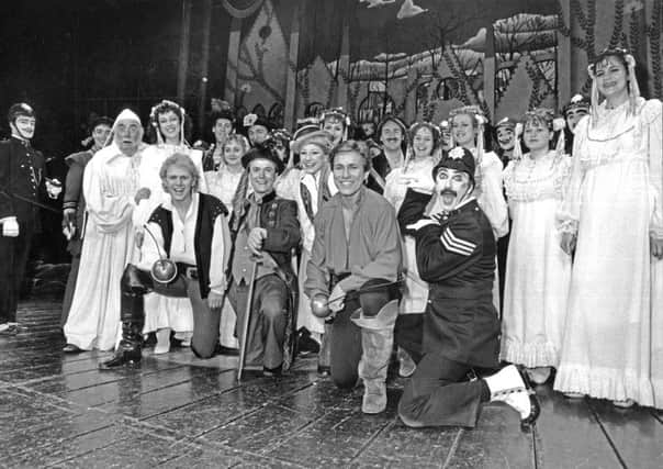 Lyceum Theatre Pirates of Penzance  David Ian Centre Plays Frederick Dec 1990