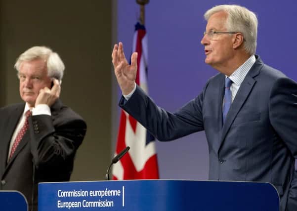 European Union chief Brexit negotiator Michel Barnier (right)