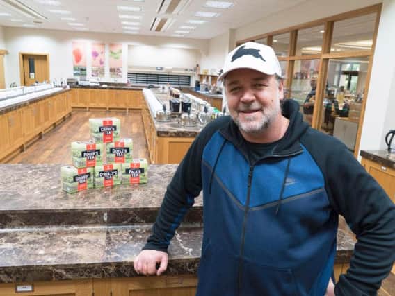 Russell Crowe visits Yorkshire Tea HQ