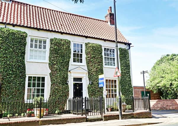 Lowgate, Sutton-on-Hull, Â£290,000, www.beercocks.com