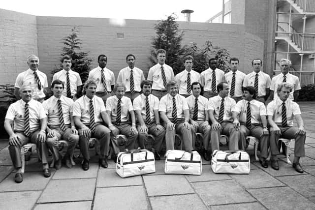 THE 1986-87 ENGLAND CRICKET TEAM LINE UP BEFORE LEAVING FOR AUSTRALIA AND THE ASHES TOUR. FROM LEFT: BACK ROW: LAURIE BROWN (PHYSIO) BRUCE FRENCH, WILF SLACK, PHILLIP DE FREITAS, CHRIS BROAD, JAMES WHITAKER,GLADSTONE SMALL, JACK RICHARDS, BILL ATHEY, PETER AUSTEN (SCORER) FRONT ROW: MICKEY STEWART (TEAM MANAGER) NEIL FOSTER, IAN BOTHAM, DAVID GOWER, MIKE GATTING, Peter Lush, JOHN EMBUREY (V-CAPT), PHIL EDMONDS, ALLAN LAMB, GRAHAM DILLEY.