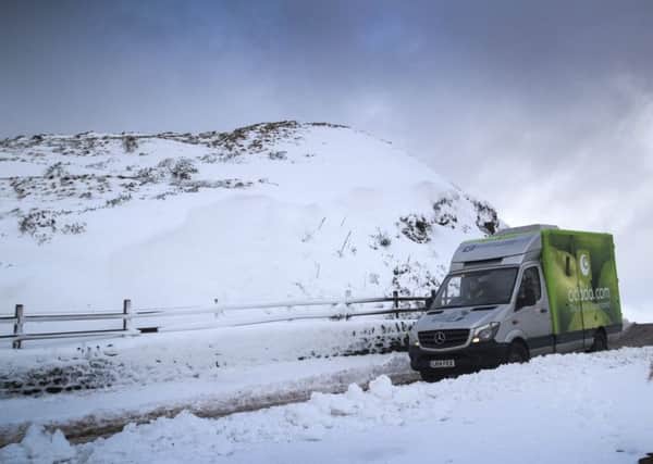 17/01/18

An Ocado delivery van makes its way over Mam Tor in the Derbyshire Peak District near Castleton..

All Rights Reserved F Stop Press Ltd. +44 (0)1335 344240 +44 (0)7765 242650  www.fstoppress.com