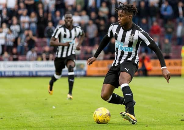 Hull City agreed a loan deal for Newcastle Uniteds Rolando Aarons but the player opted to join Serie A strugglers Verona.