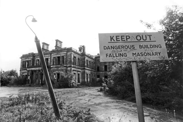 Oulton Hall mansion after years of neglect in October 1987.